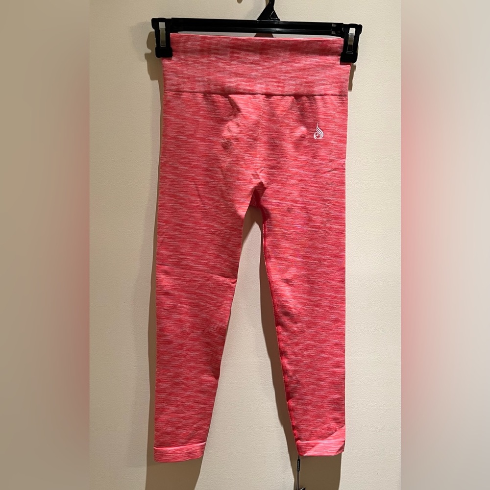 Ryderwear Evolve Seamless High Waisted Leggings, Coral Color, Size S-NWT